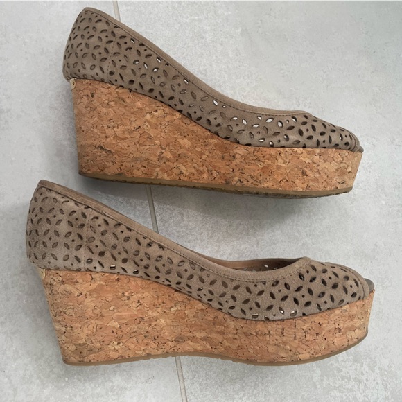 Jimmy Choo cork wedge suede shoes - Picture 6 of 8